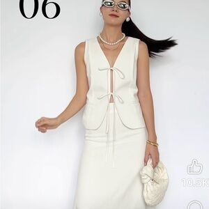 Pretty vest with laces lined